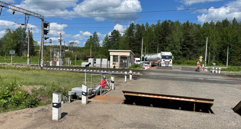    Движение на двух переездах временно ограничили в Кирове в Кирово-Чепецком районе