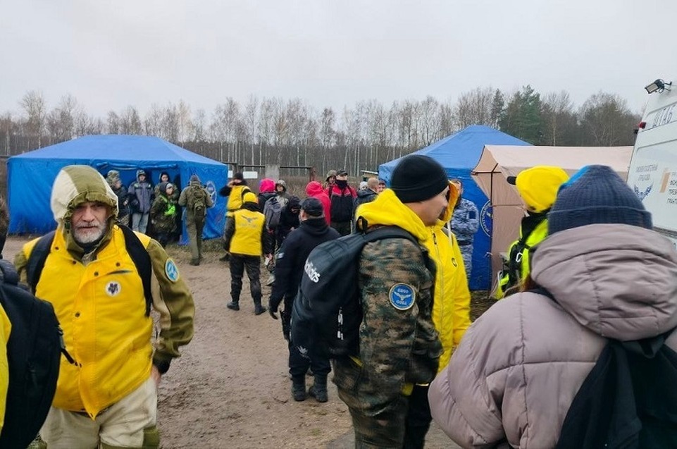    Со всей области под Конаково приехали более 130 волонтеров. Фото: VK|ВПСО Сова Тверь и Тверская область
