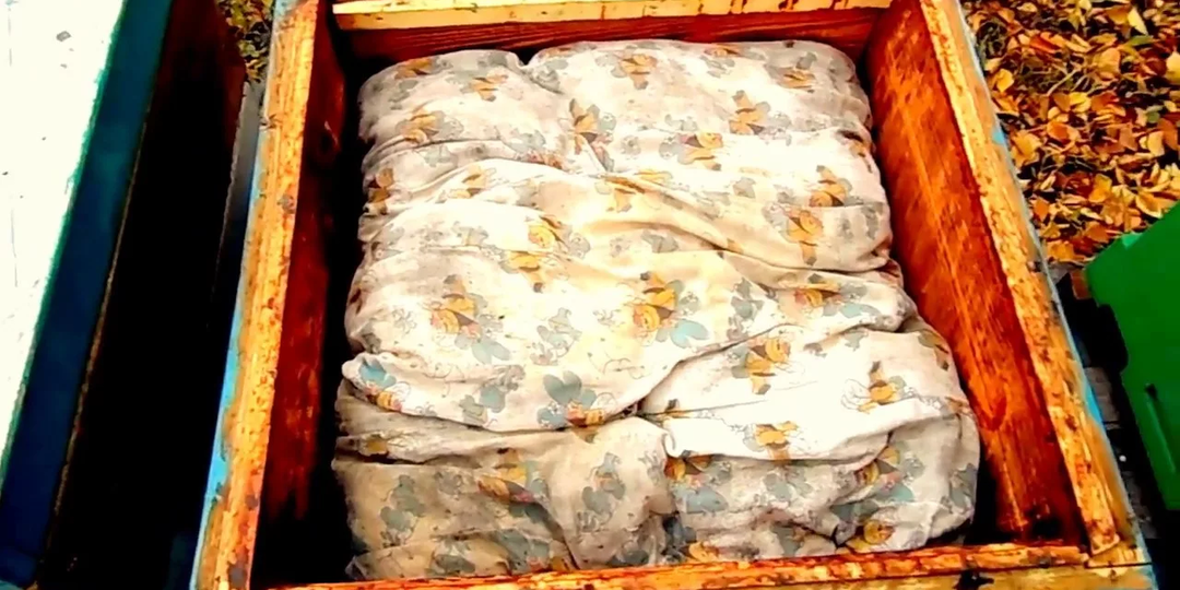 Потолочина и утеплитель улья