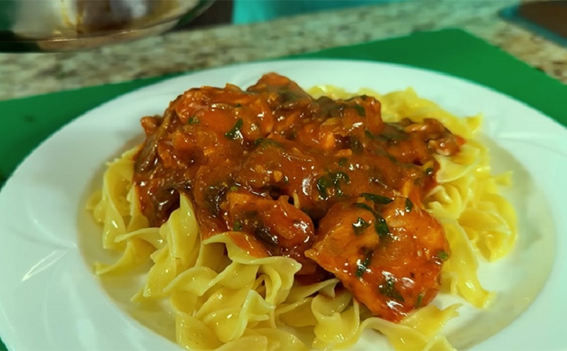 Венгерский гуляш из курицы: секрет насыщенной подливы и удивительной нежности