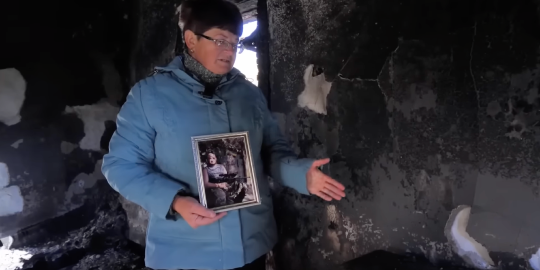 Сын погиб, дом сгорел, а бабушка оспаривает внука: история о деньгах вместо памяти