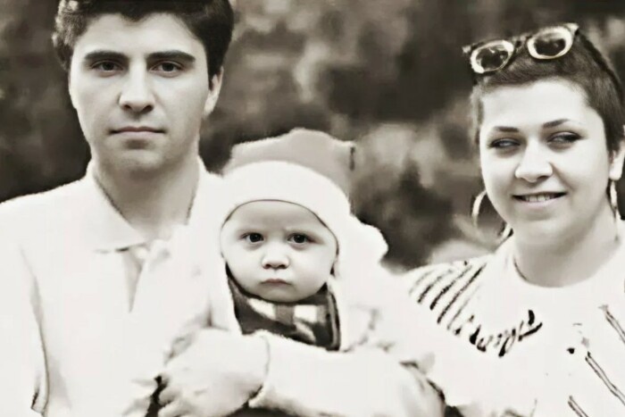 Сосо Павлиашвили с первой женой и сыном Леваном.