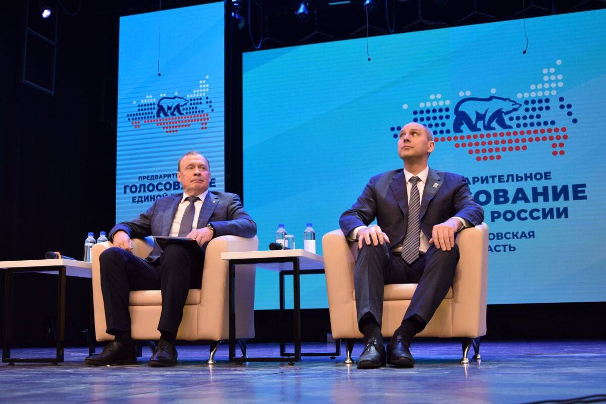 Алексей Орлов (слева) помог избраться Денису Паслеру и надеется на взаимность. Фото: телеграм-канал "Глава Екатеринбурга Алексей Орлов"