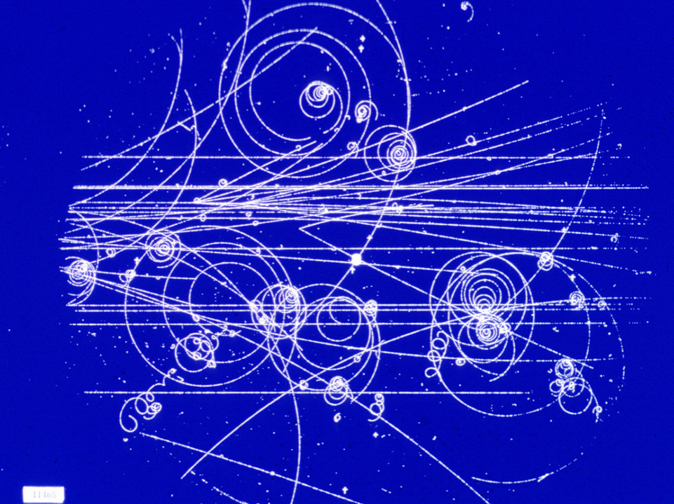 Треки невидимых частиц