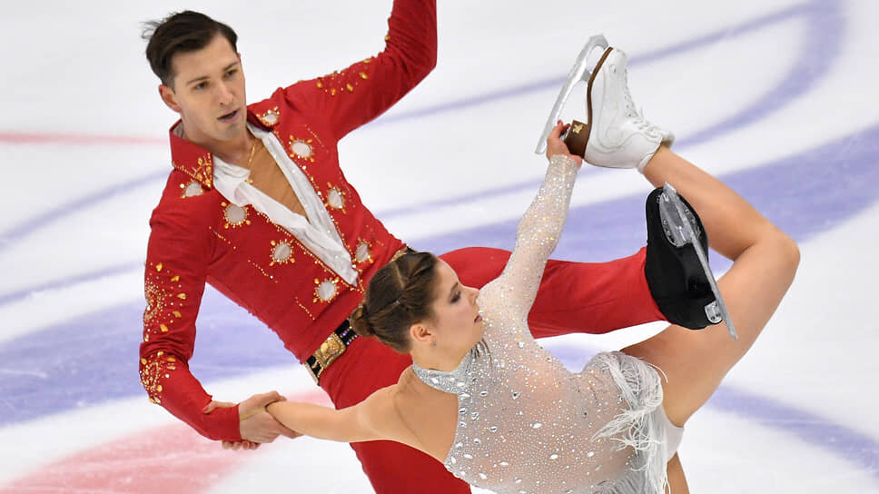 Анастасия Мишина и Александр Галлямов, занявшие второе место в парном катании .📷Фото: Артемий Шуматов / Коммерсантъ