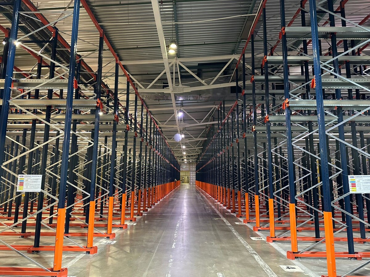 Глубинные набивные стеллажи 