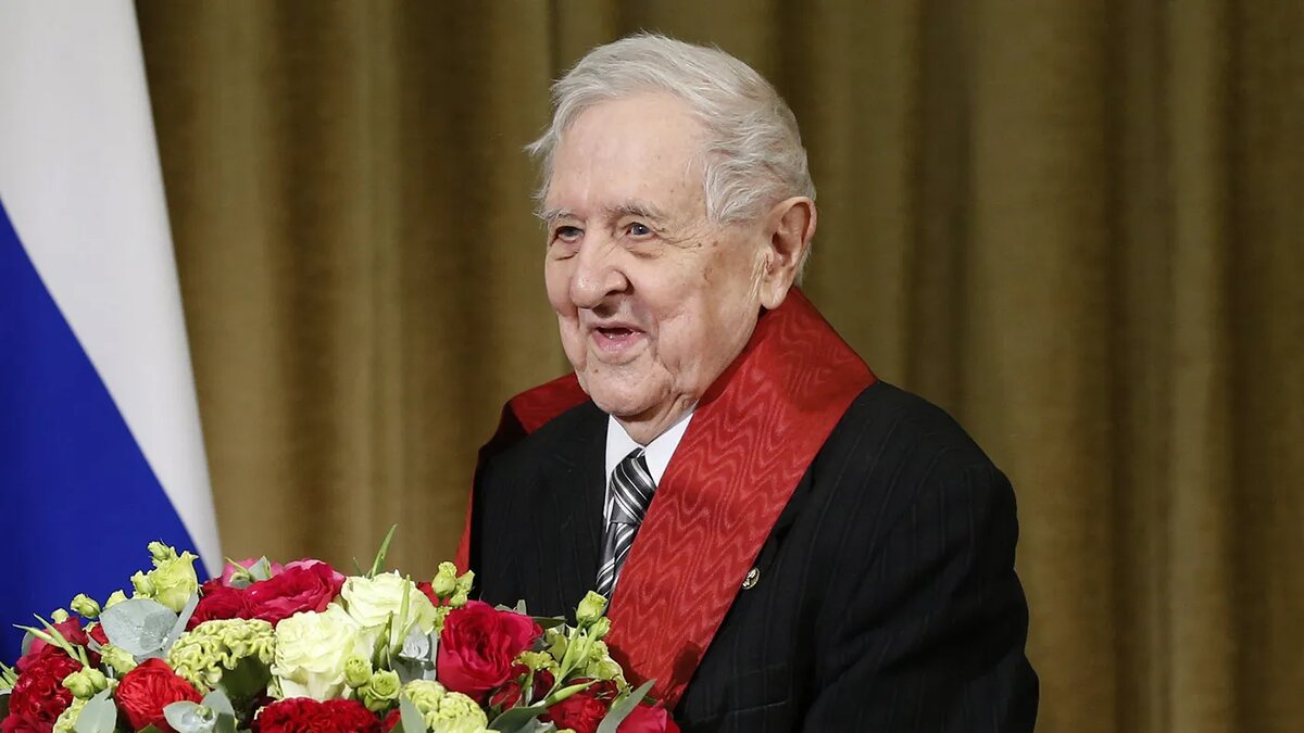   Дмитрий Астахов / ТАСС- Ученый-правовед, академик Российской академии наук Юрий Толстой