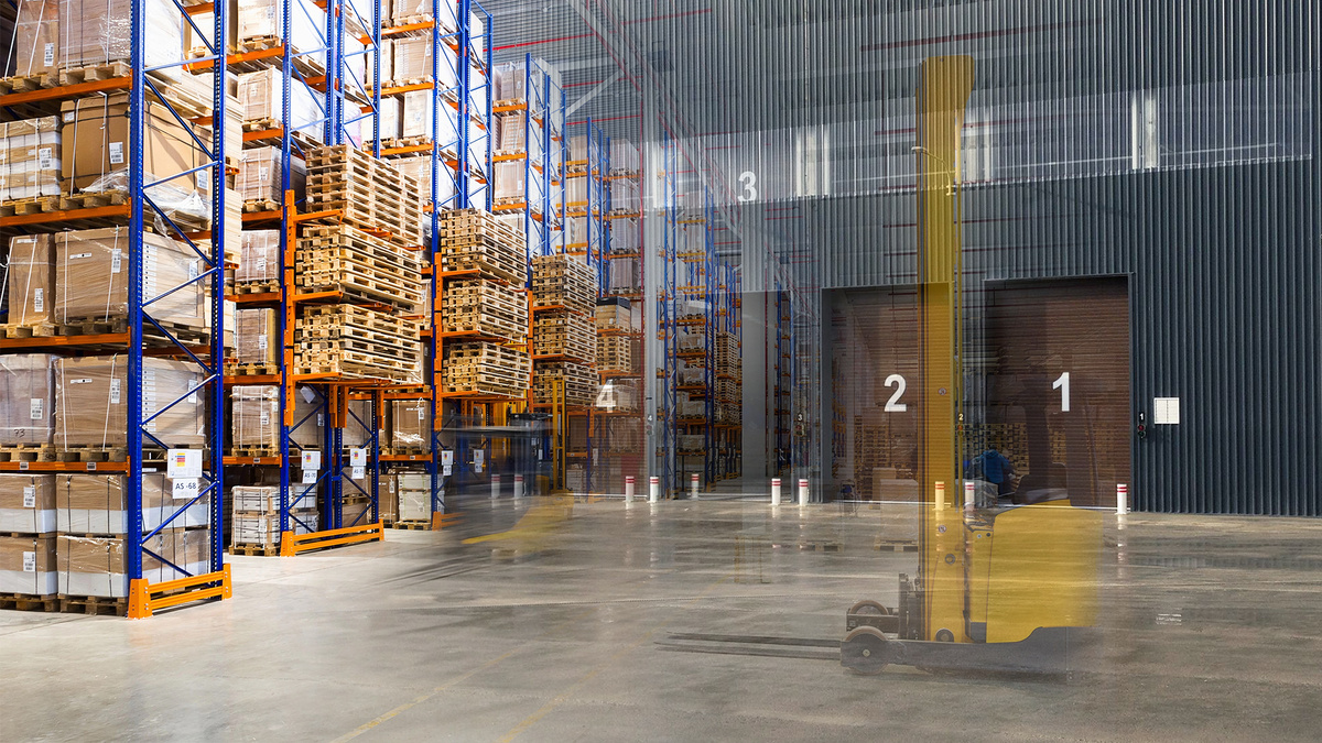 Фото: современный склад