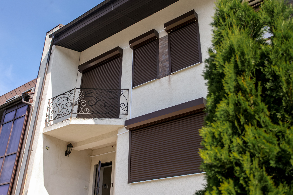 Рольставни с управлением телефоном