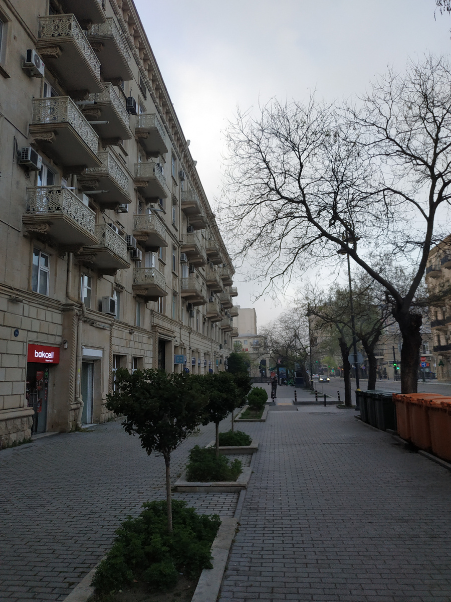 Город еще не проснулся