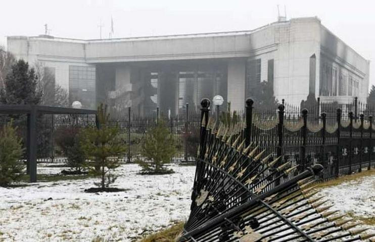 Резиденция президента РК после январских беспорядков. Фото из соцсетей