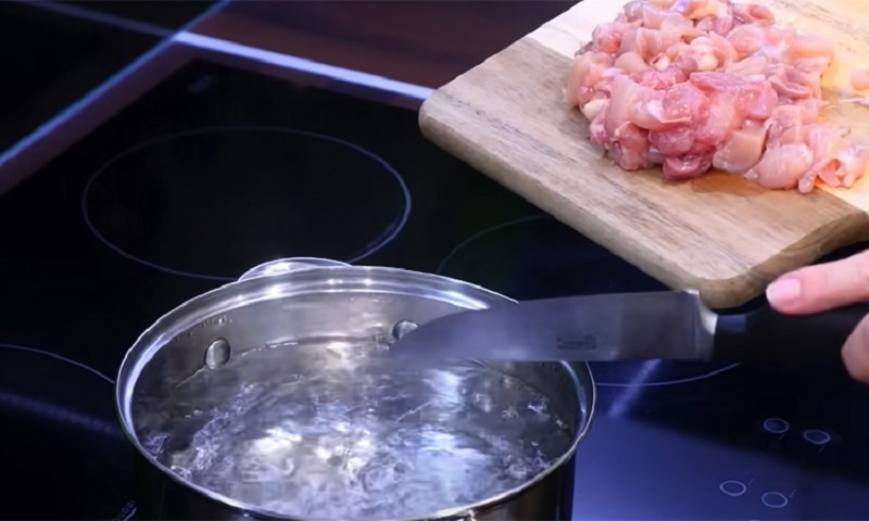 Быстрый сырный суп: вкусный обед за 20 минут  