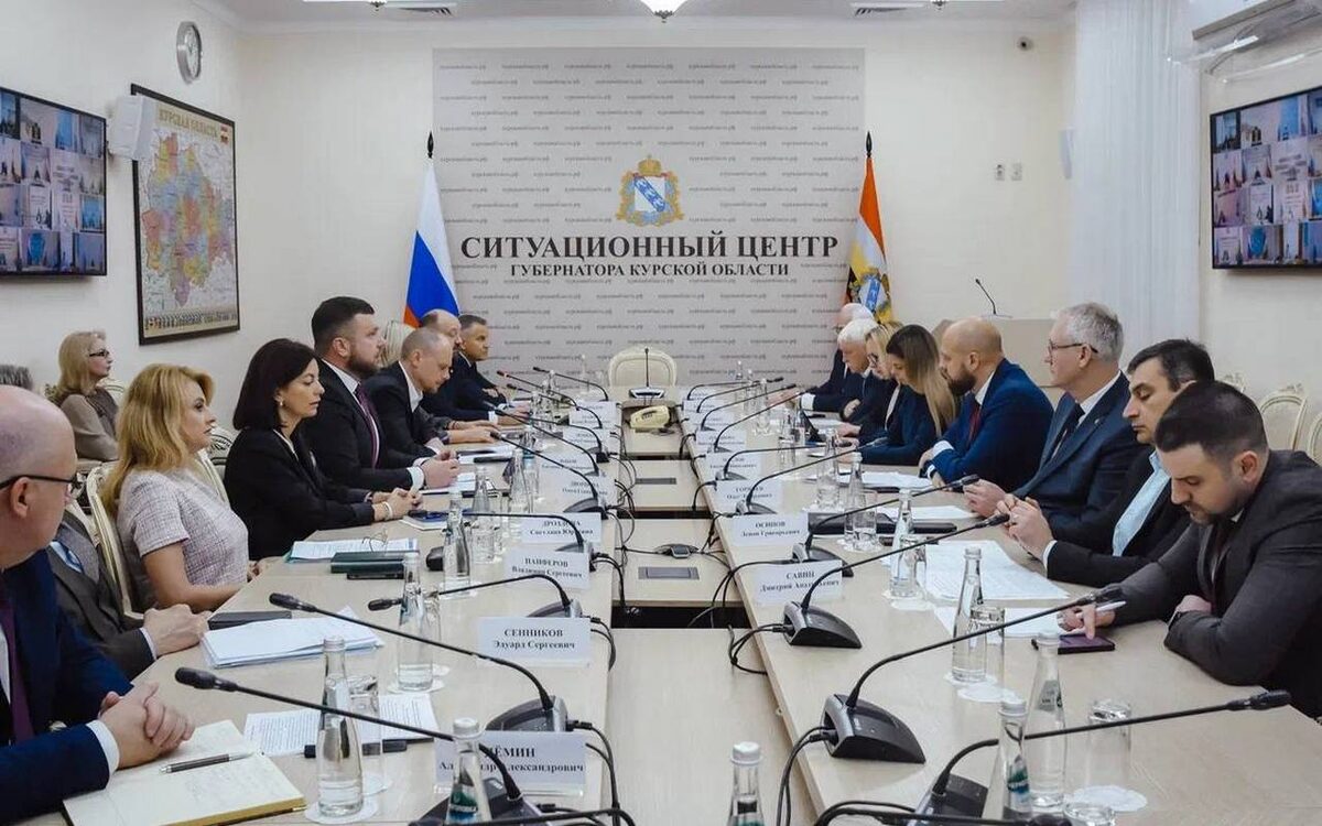    Сокращение курских чиновников завершат в течение двух недель Фото: телеграм-канал губернатора Курской области Александра Хинштейна