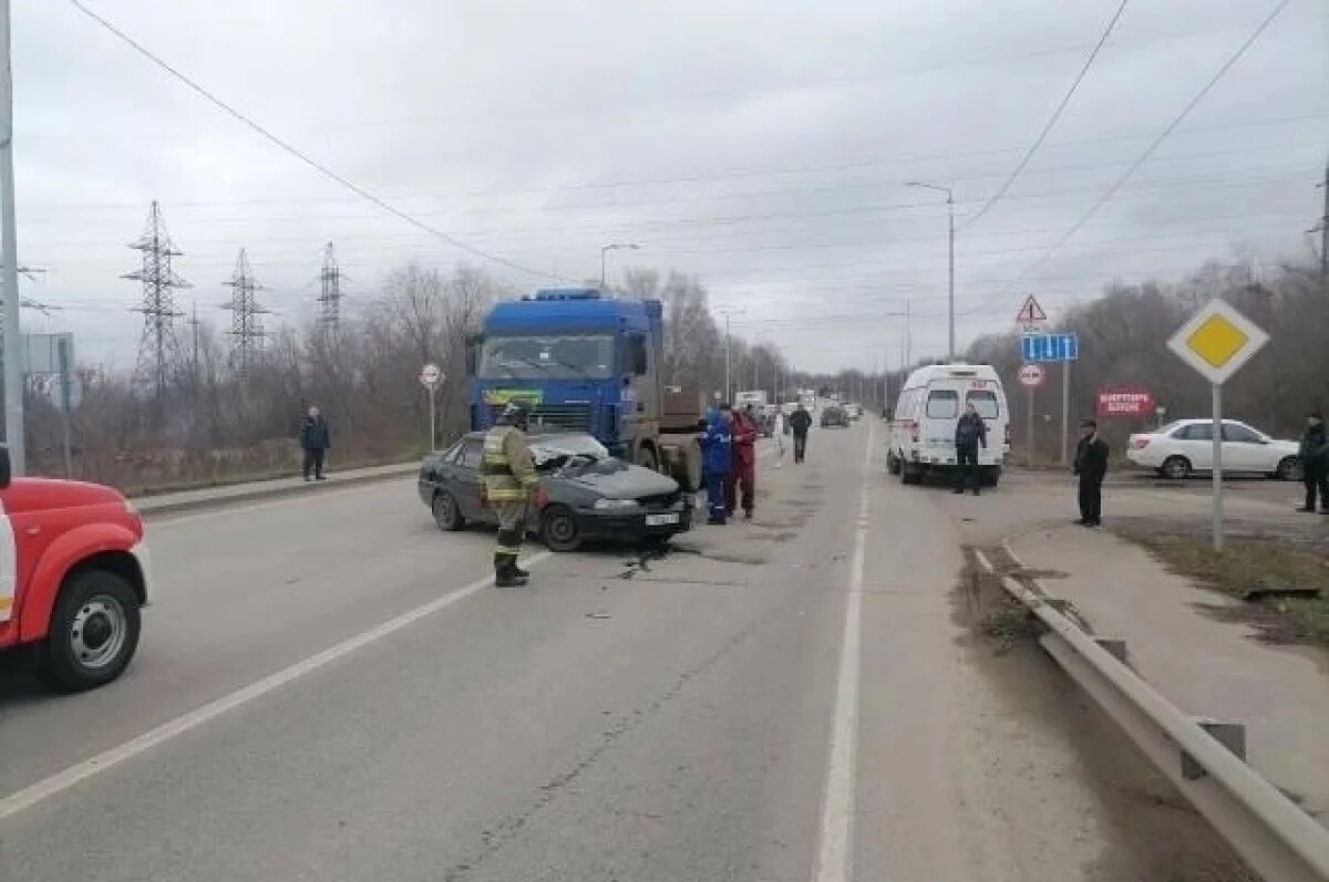    В Волжском районе Самарской области в ДТП погиб водитель легковушки