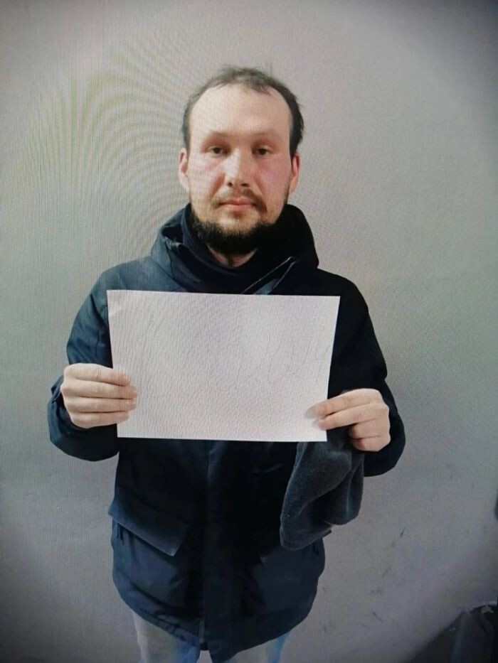    Мужчину сфотографировали в полиции 16 марта 2024 года. Фото: КП-Екатеринбург