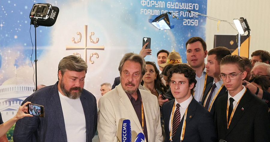 Фото Эррола Маска на форуме в России