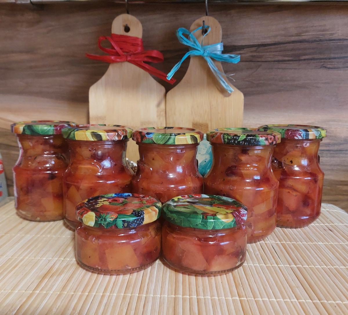  Варенье из айвы и клюквы.