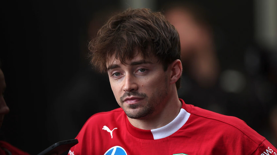 Неспроста задумчивый Шарль Леклер.📷Фото: Ferrari