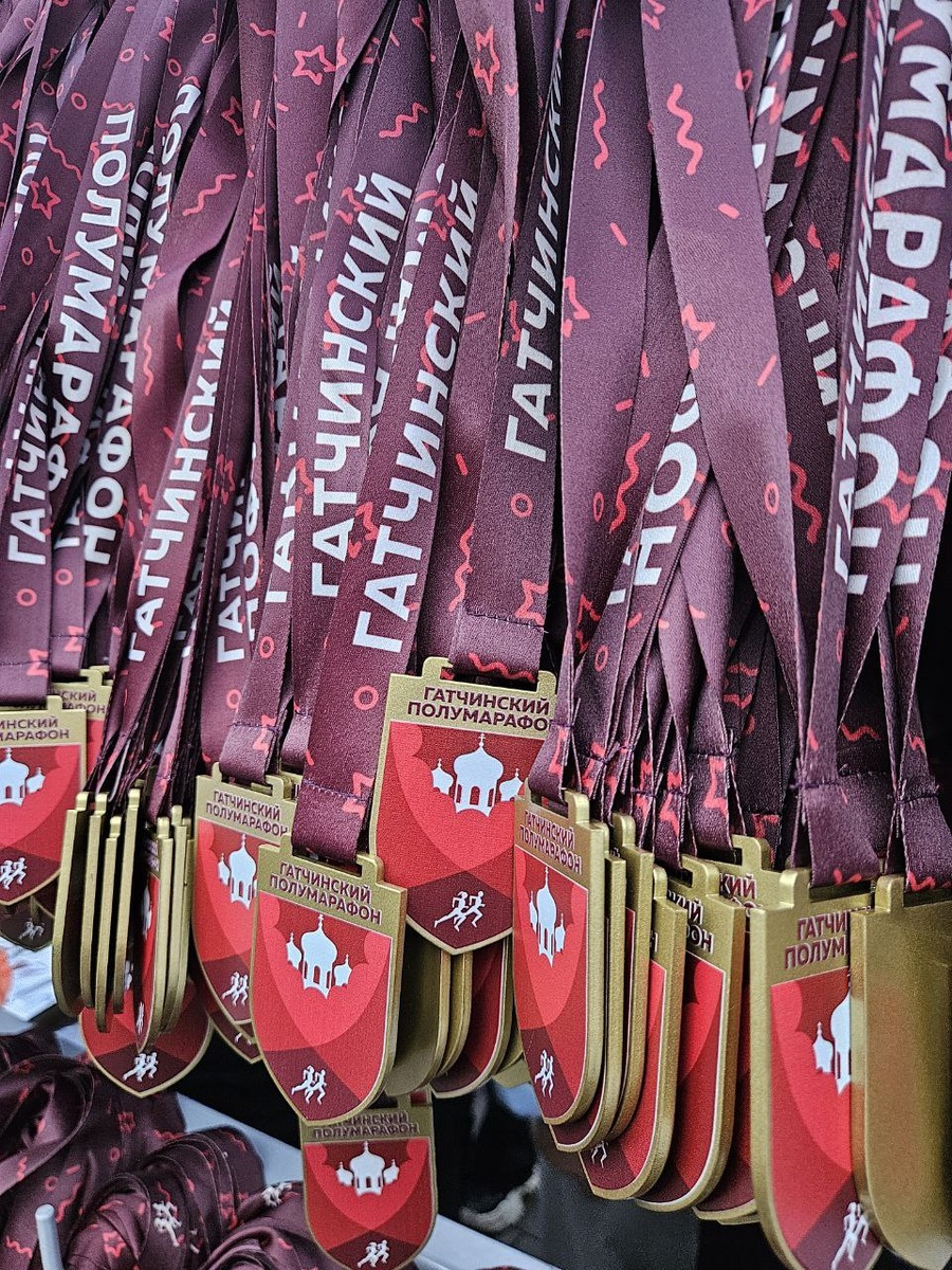 Медальки забега из группы "Муринский парк"