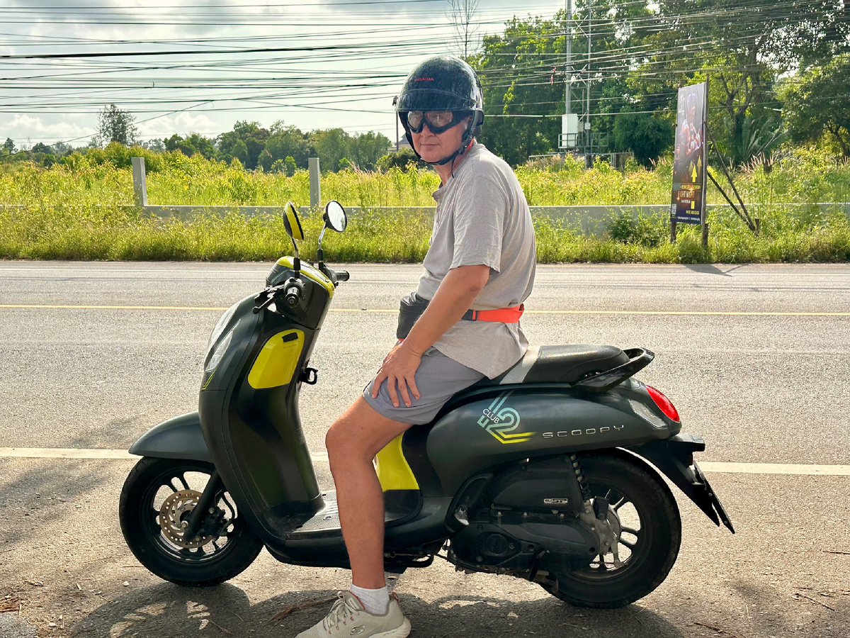 Муж на байке.