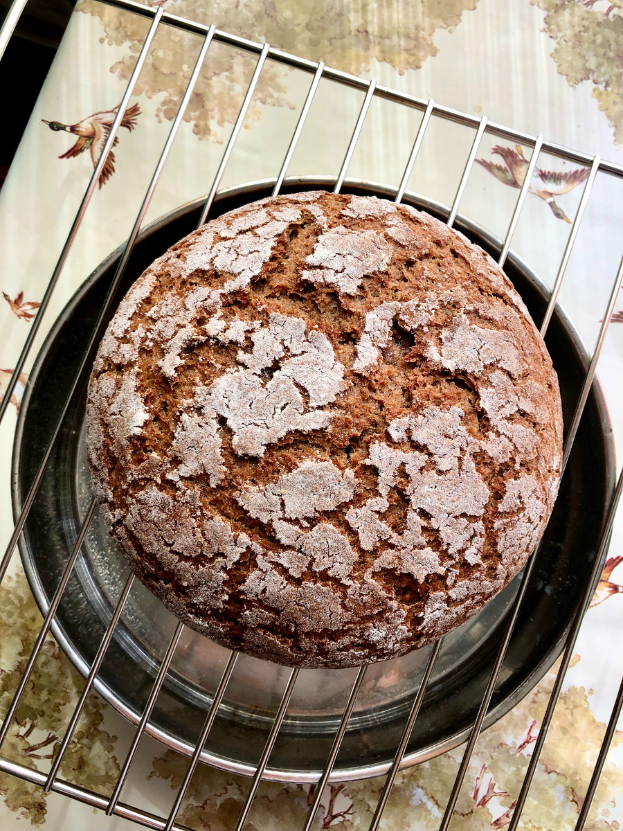 Ржано-пшеничный цельнозерновой хлеб на закваске