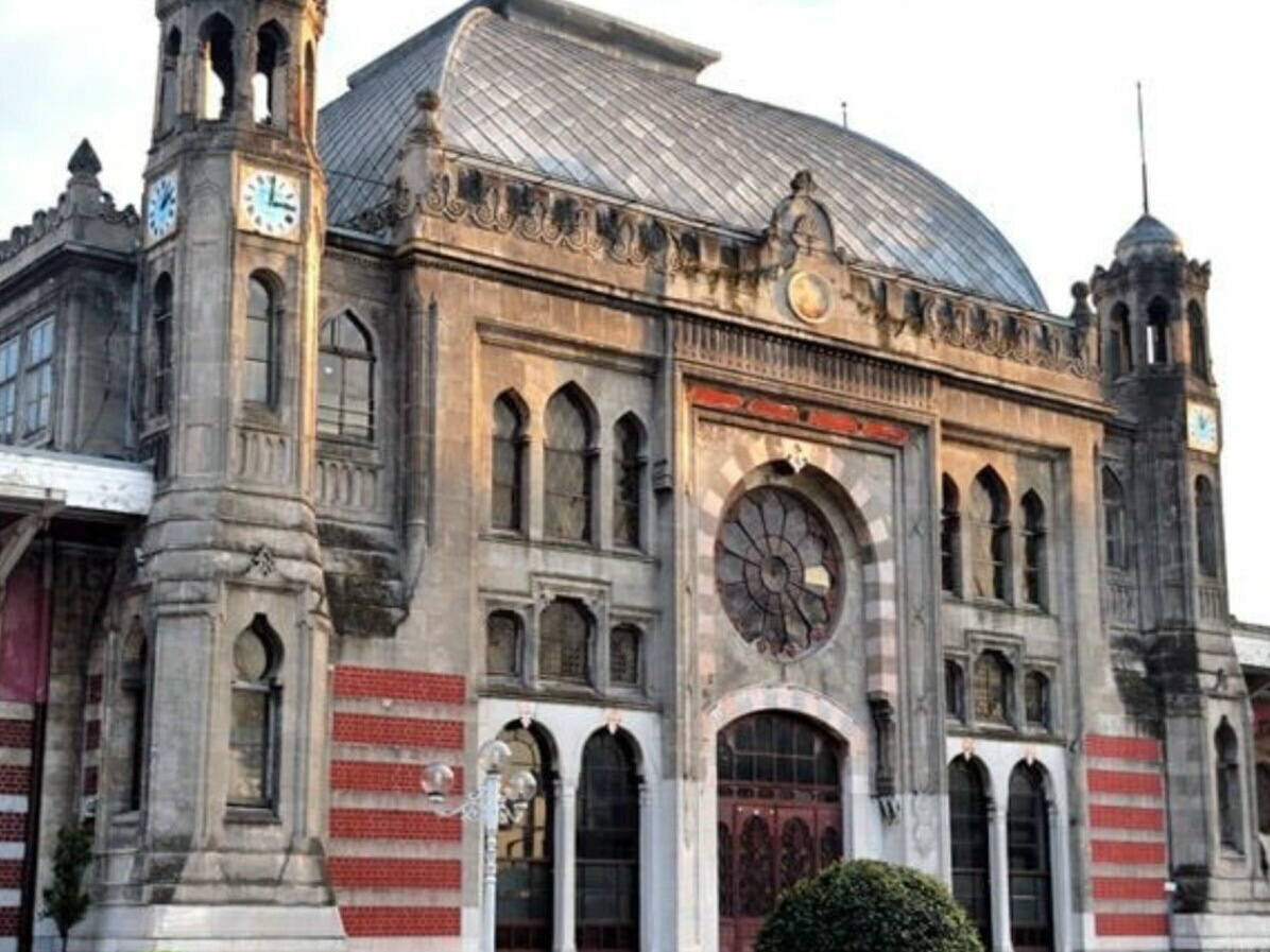 Вот так выглядит помпезно вокзал Сиркеджи