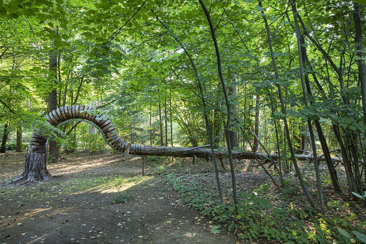 Сад Марины Лебедевой, автор А.Гривко, фото остюда https://inex-magazine.ru/art-sad-ot-aleksandra-grivko/