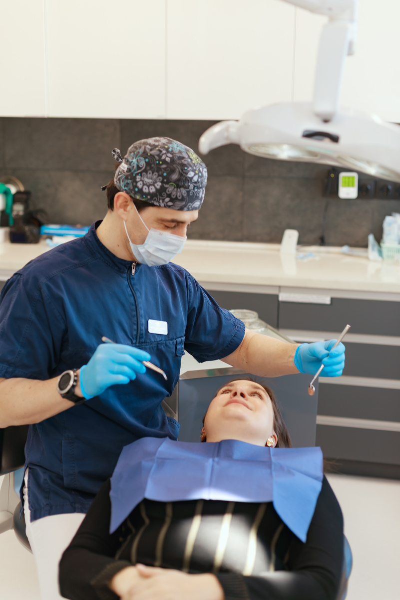 Фотография взята с сайта стоматологии Дмитрович Фэмили https://www.dmitrovich.ru/