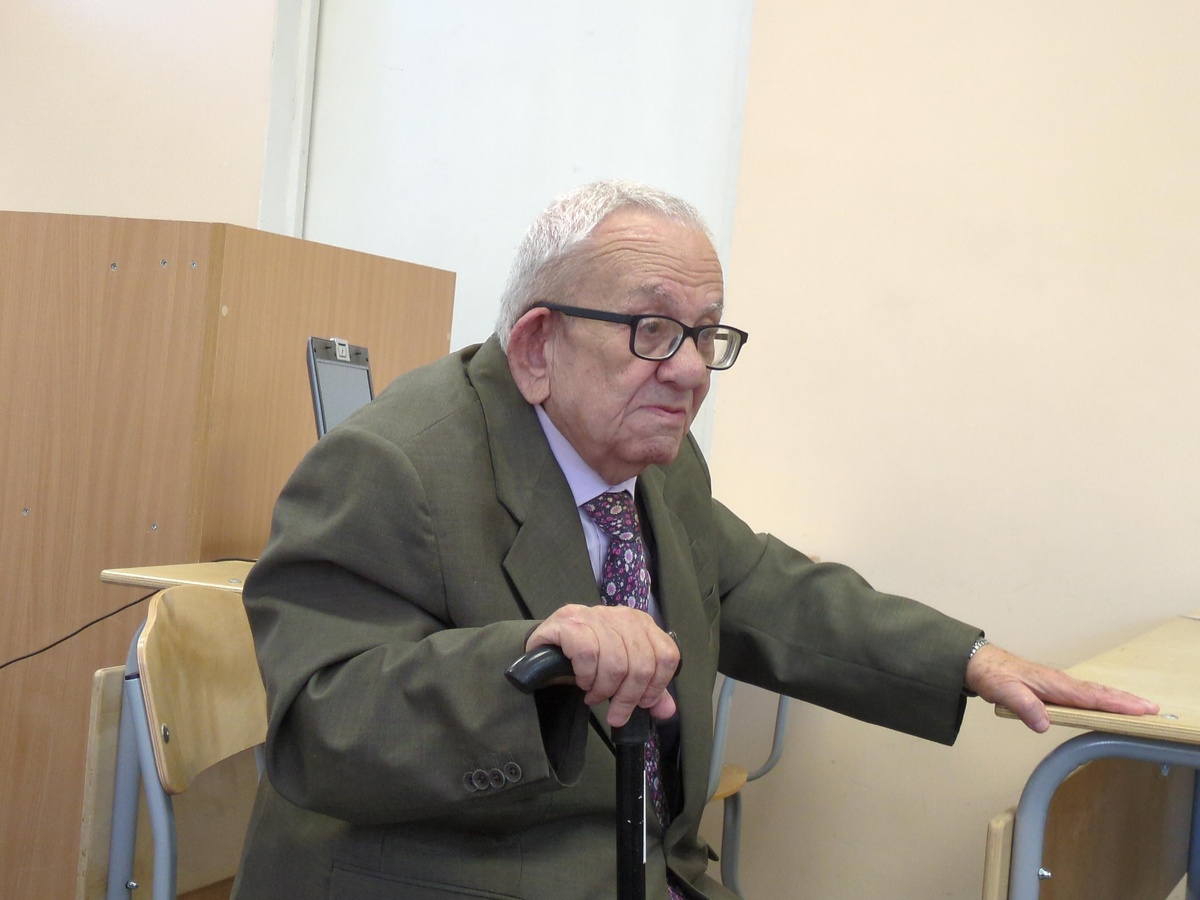    Кафедра немецкого и французского языков ПетрГУ / VK