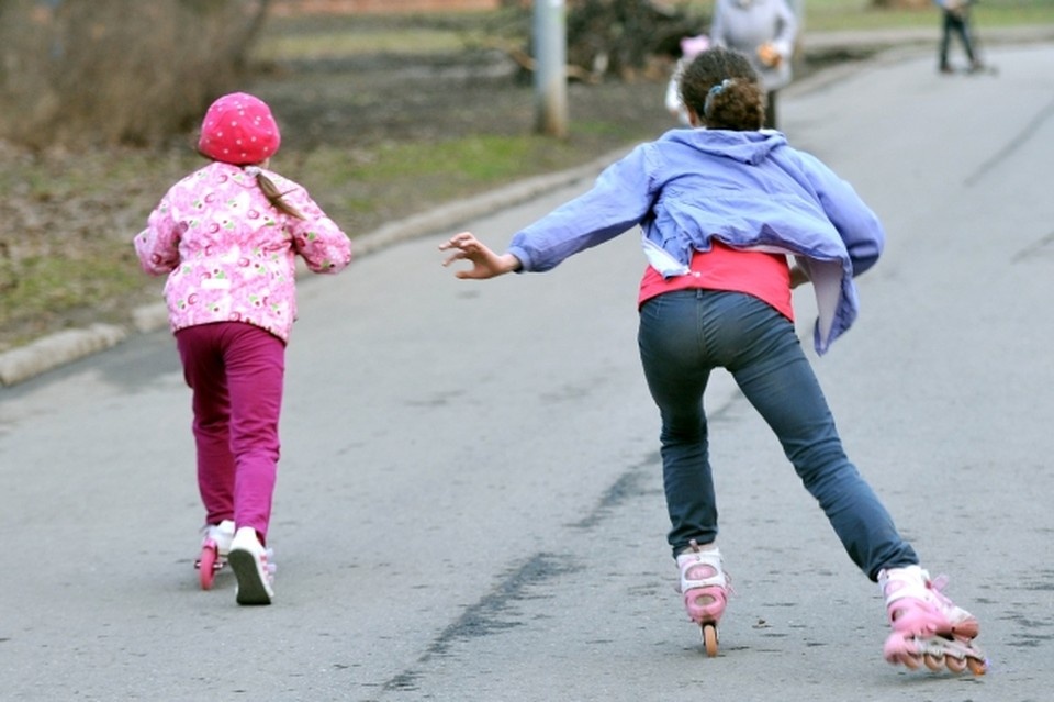Девочки катались возле дома на самокатах, одна забежала попить воды, а когда вышла - подруги уже не было. Фото: Иван Прохоров 