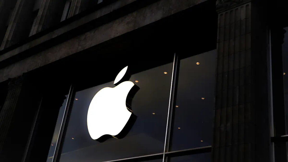    Apple. © unsplash.com / Laurenz Heymann