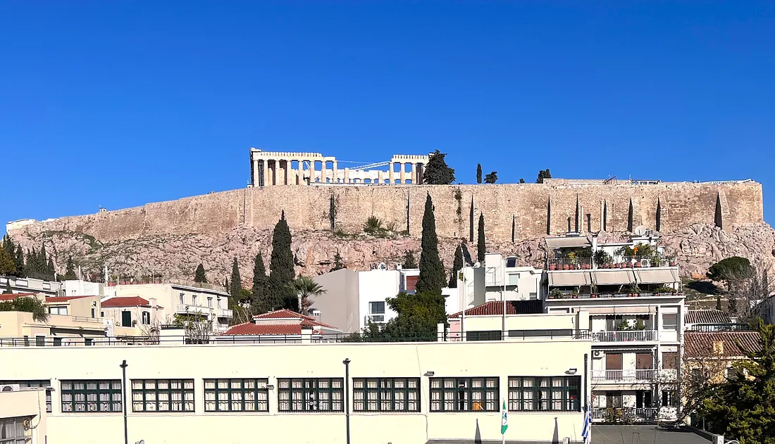 Акрополь, вид с моего отеля