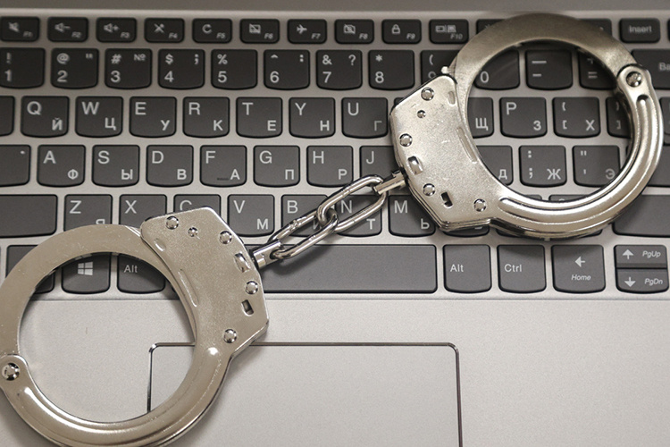    Для борьбы с киберпреступностью в Татарстане, как сообщало наше издание, этой осенью было создано новое управление — по организации борьбы с противоправным использованием информационно-коммуникационных технологий (УБК).   
Фото: «БИЗНЕС Online»