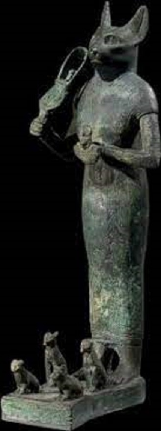 Богиня Бастет, Лувр, Париж.