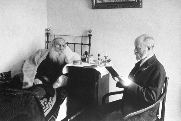    Лев Толстой и личный врач семейства Толстых Душан Маковицкий / РИА Новости