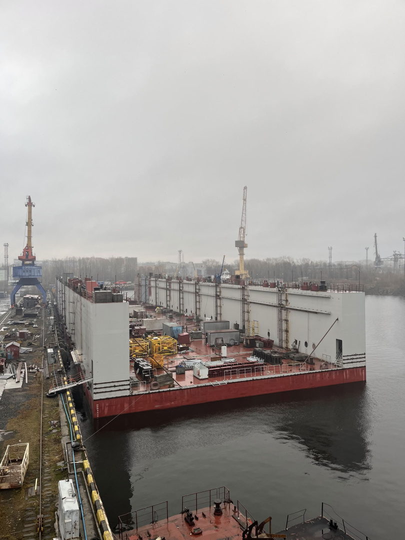 В Архангельске продолжается строительство плавучего дока проекта 28140С / Фото: ПАО "Судоремонтно-Судостроительная Корпорация"  📷
