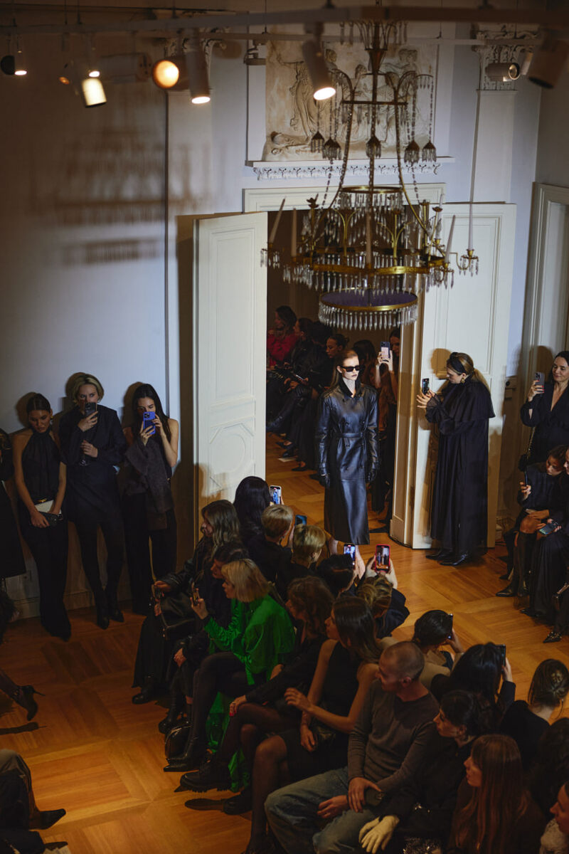    Модный дом YULIAWAVE провел показ в Москве (фото 1)