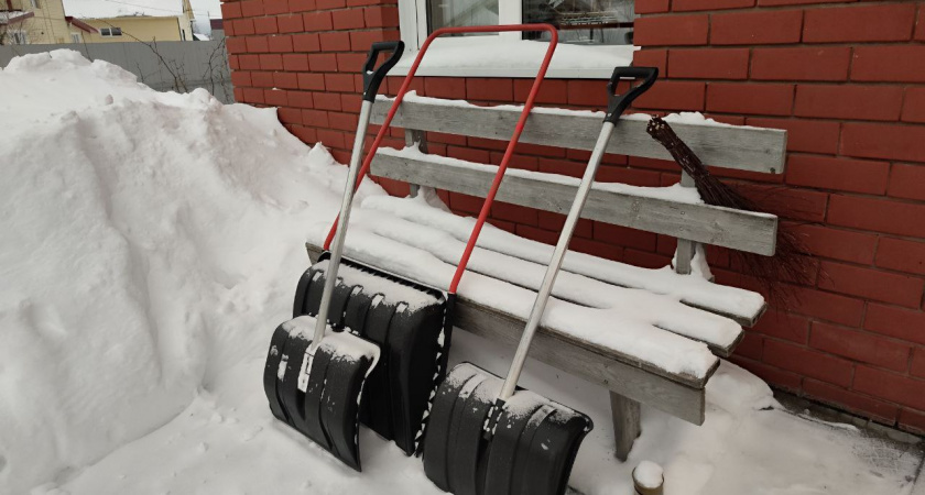    Китайская лопата для снега идеальна во всем: почему ее не продают в России и какова ее цена на самом деле