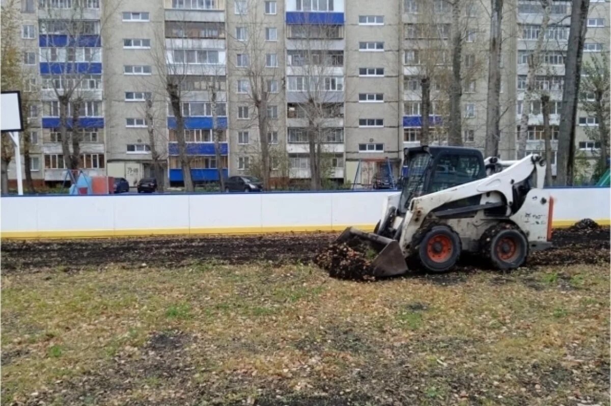    В Ульяновске начали ремонтировать хоккейные корты во дворах