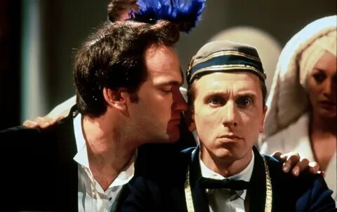 От зелья ведьм до тысячи золотых: путь портье сквозь четыре команты Рока