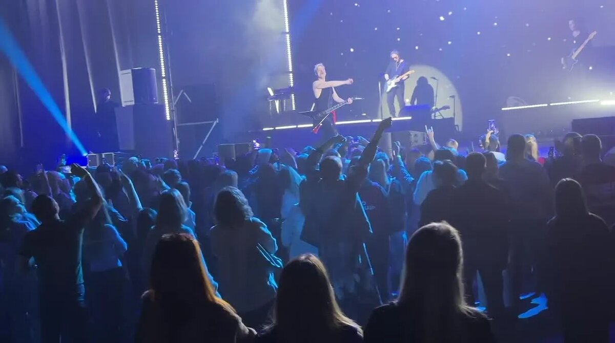 Фото из открытых источников. Шаман на концерте в Red Арене.