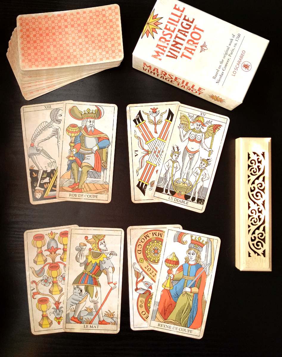 Ответ смотрим на колоде "Марсельское Винтажное таро"