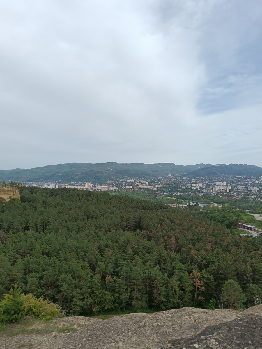 Вот пример: недавно ходил в гору (Кисловодск), сделали 41к шагов и прошли 31 км.