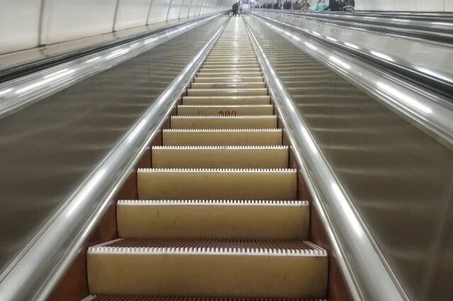    На каких станциях метро в Москве надолго закроют на ремонт эскалаторы?