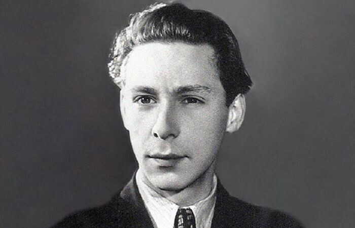 Если бы не театр - закончил бы в тюрьме.