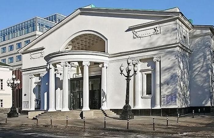 Создан благодаря многим усилиям.