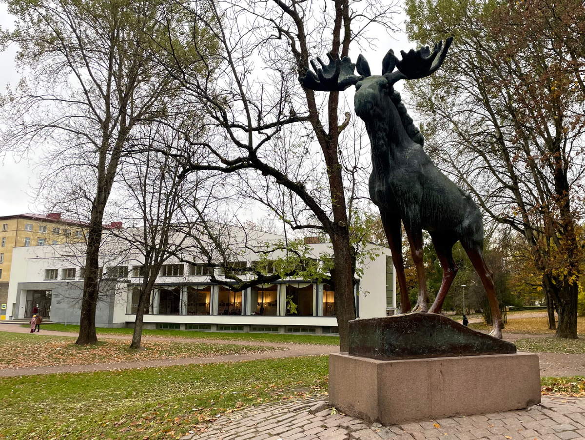 Высота скульптуры – 3,5 метра. Автор - Юсси Мянтюнен