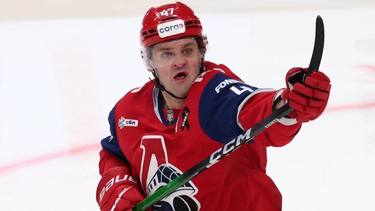    "Локомотив" и "Торпедо" сыграли 10 ноября в матче чемпионата КХЛ. ФОто: пресс-служба ХК "Локомотив" (Ярославль)