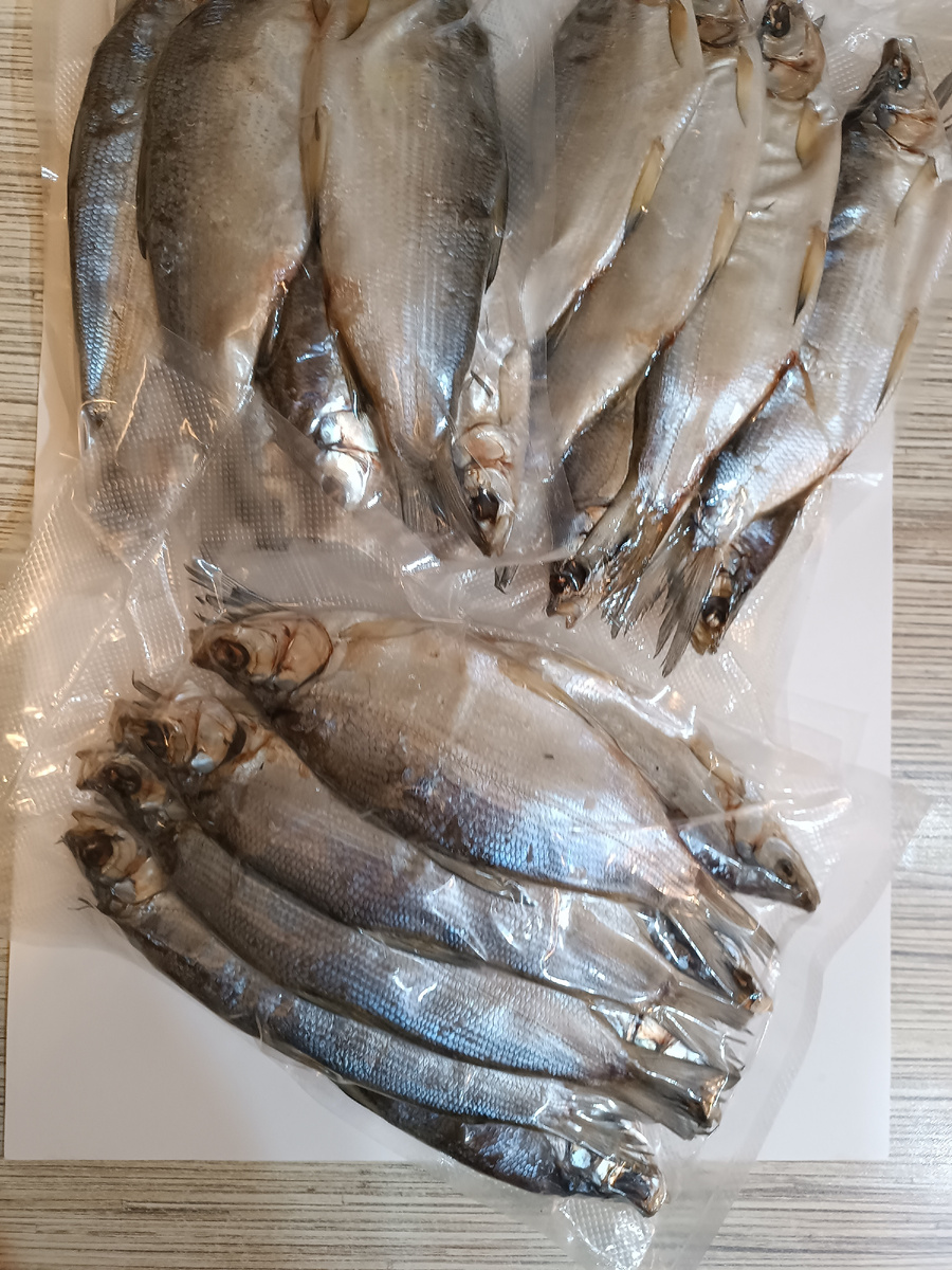 6-7 вяленых рыбок малой соли станут украшением стола, и гастрономическим удовольствием!!!