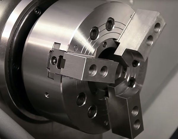 Трехкулачковый патрон с мягкими кулачками